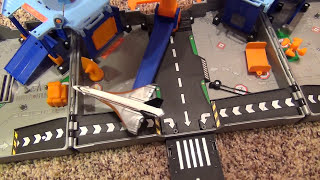 Matchbox Airport Pop Up Playset  Unboxing and Demonstration [upl. by Monie]