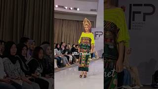 Crochet by Ukke At Indonesia Fashion Parade Part 5 [upl. by Kirbie424]