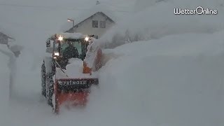 Schneechaos in Österreich  Vielfach kein Durchkommen mehr [upl. by Adler]