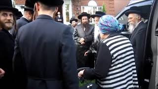 Sanz Klausenburg Rebbe Greeting His Mother Archive [upl. by Stargell]