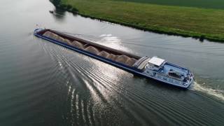 Scheepvaart op de Maas [upl. by Yecies]