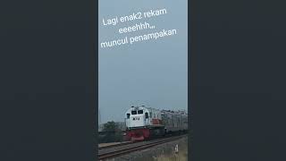 Penampakan di Rel kereta [upl. by Locklin]