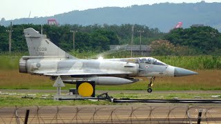 20221108 幻象2000緊急起飛  SCRAMBLE   2 SHIP ROCAF Mirage 20005 FULL Afterburner SCRAMBLE TAKEOFF [upl. by Eidnim]