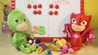 I PJ MASKS SUPER PIGIAMINI si sfidano a chi indovina piú sorprese e giocattoli VIDEO EDUCATIVO [upl. by Merrell779]