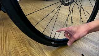 How to Use a Presta Valve to Fill Your BicycleTires [upl. by Isadora465]