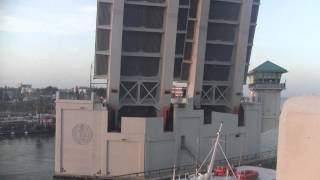 Johns Pass Draw Bridge in Madeira Beach Florida Opening and Closing [upl. by Dymphia]