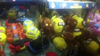 Cromptons Claw Machine with Jazzy Music in Rhyl Arcade Cars [upl. by Bulley]