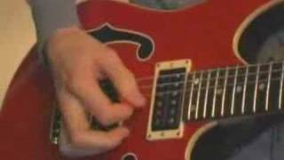 Paul Gilbert shows a fast lick and explains how to do it [upl. by Noyes]