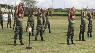 Entrenamiento de mujeres militares [upl. by Coralyn252]