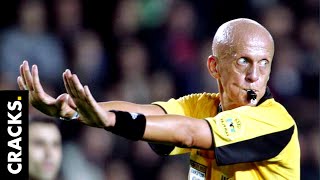 Pierluigi Collina der beliebteste Schiedsrichter der Welt der auch heute noch von sich reden macht [upl. by Rockel890]