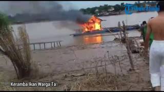 Keramba Ikan Warga Tahtul Yaman Seberang Kota Jambi Terbakar [upl. by Atsyrhc]