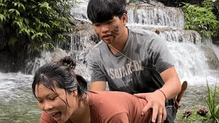 beautiful girl exploring and cooking by the stream  Green Forest Life TQ [upl. by Marius]