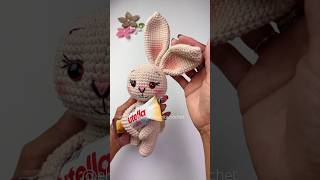 Coelhinha amigurumi [upl. by Airdnaz]