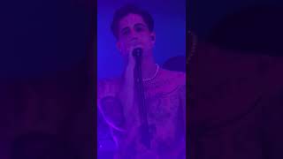 DAMIANO DAVID dei MANESKIN canta THE LONELIEST live trending concert viralvideo perte live [upl. by Tommi]