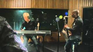 Brian Culbertson Hollywood Swinging Do You Really Love Me live 2009 [upl. by Dent835]