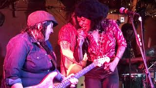 Nikki Hill  Sweet little rock amp roller  Don the beachcombersHuntington Beach CA  12117 [upl. by Jonathon]