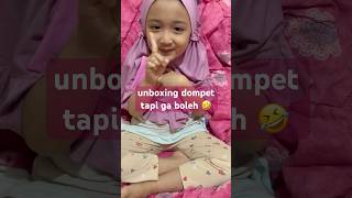 Raisya ga boleh unboxing dompet shortvideo funny comedy lucu cute [upl. by Icyak]