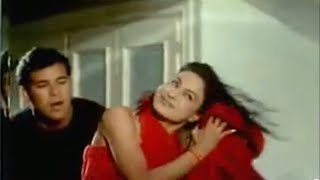 Ghar Ke Ander Jee Ghabraey  Veena Malik And Moammar Rana  Film Yeh Dil Aap Ka Huwa [upl. by Boorer594]