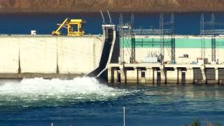 Fish passage facilities at Wanapum Dam [upl. by Nadabus467]