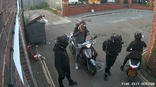 Moped Thieves in Twickenham London [upl. by Kingdon73]