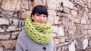 Arm Knitting  Infinity Scarf in 30 Minutes [upl. by Gothurd]