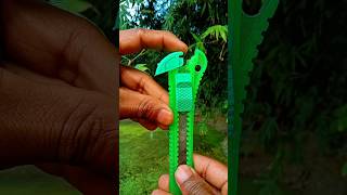 A new way to clean knives 💡camping bushcraft survival outdoors survivalbogura hack [upl. by Wilkens]