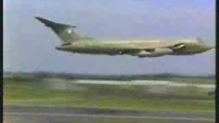 Handley Page Victor Very Low Pass [upl. by Henriette]