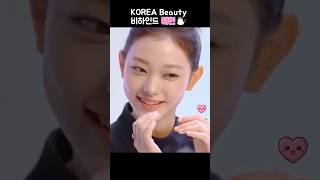 뉴진스 W KOREA Beauty 비하인드 해린 💜 [upl. by Naget]