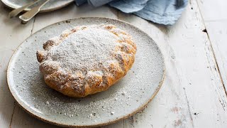 Apple Pithivier served with Anglaise  Goodman Fielder Food Service [upl. by Warwick]