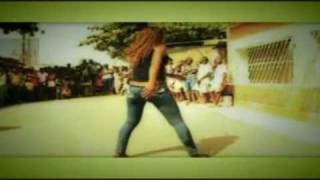 Kuduro com Música Tradicional de Angola  Kelly Stress Dança Angola 2010 [upl. by Ahsimak]