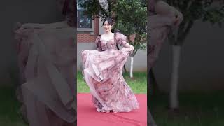 这一刻沈月就像一个迪士尼公主！shenyue 沈月linyi 林一 dylanwang 王鹤棣 [upl. by Anirtek660]