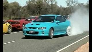 Holden Monaro CV8 burnout [upl. by Herod100]