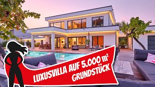 Luxusvilla auf 5000 qm Grundstück von Luxhaus  Hausbau Helden [upl. by Nnuahs]