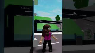 GLASSBILEN GÅR SÖNDER  Brookhaven Rp Roblox Svenska [upl. by Patin]