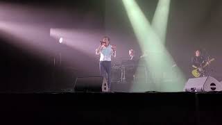 Poulaillers song  Alain Souchon Beziers 22 mars 2022 [upl. by Yzmar497]