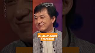 Jackie Chan no le gusta como lo saludan al verlo hollywood español curiosidades shorts [upl. by Assilem]