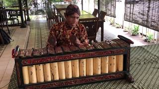 Slenthem  the traditional instrument of Java  Yogyakarta  Indonesia [upl. by Dirtsa]