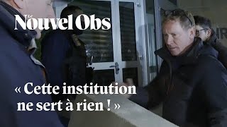 Des agriculteurs en colère murent lentrée de lInrae à Paris [upl. by Ynolem581]