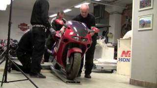 Nya i kartong  Honda NR 750 och RC 30 subtitled [upl. by Boles]