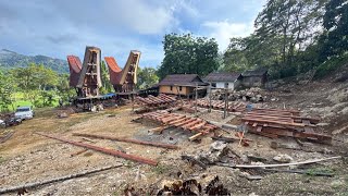 Gotong royong mendirikan Rumah adat Tongkonan Toraja di Kote Sangalla [upl. by Adrahs554]