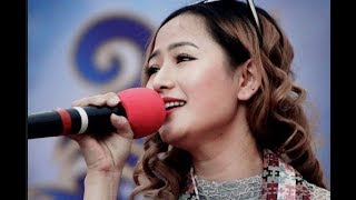 Melina rai singing nepali best song kutuma kutu supari dana dj blogging [upl. by Caitlin]