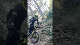 Gros passage technique vtt amp double jump [upl. by Rockie]