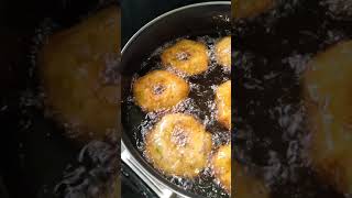 Crispy Medu Vada  மொறு மொறு மெதுவடை  Ulundu Vadai Recipe in Tamil [upl. by Ariat]