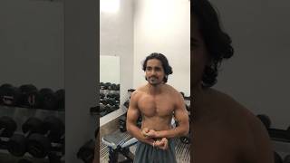 double bicep posing👍viralvideo backworkoutathomenoequipment [upl. by Hull]