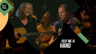 Tessa Boomkamp en Edwin Evers  Geef Me Je Hand  Matthijs Gaat Door [upl. by Arodnap]