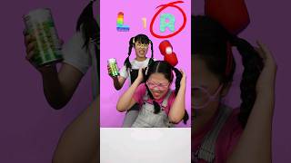 맛있는건 어느쪽 🤣 twinroozi mukbang funnyvideo [upl. by Lebasi201]