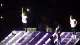 One Direction 62513 Liam jumps on security guards back [upl. by Eidnew]