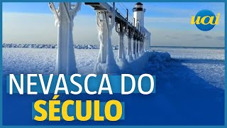 A nevasca do século mata mais de 50 pessoas nos EUA [upl. by Thgirw813]