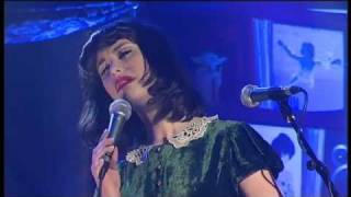 Kimbra solo quotPlain Gold Ring on Rockwiz  20111105 [upl. by Bradshaw]