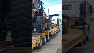 Wheel loader loading on trailer heavyequipment viralshort viralvideo [upl. by Akeryt]